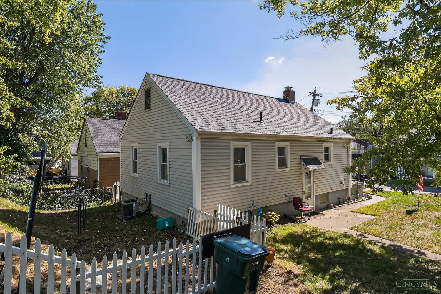 Homes for sale in Cincinnati, OH | 6414 Erie Ave, Cincinnati, OH 45227 | MLS# 1857698