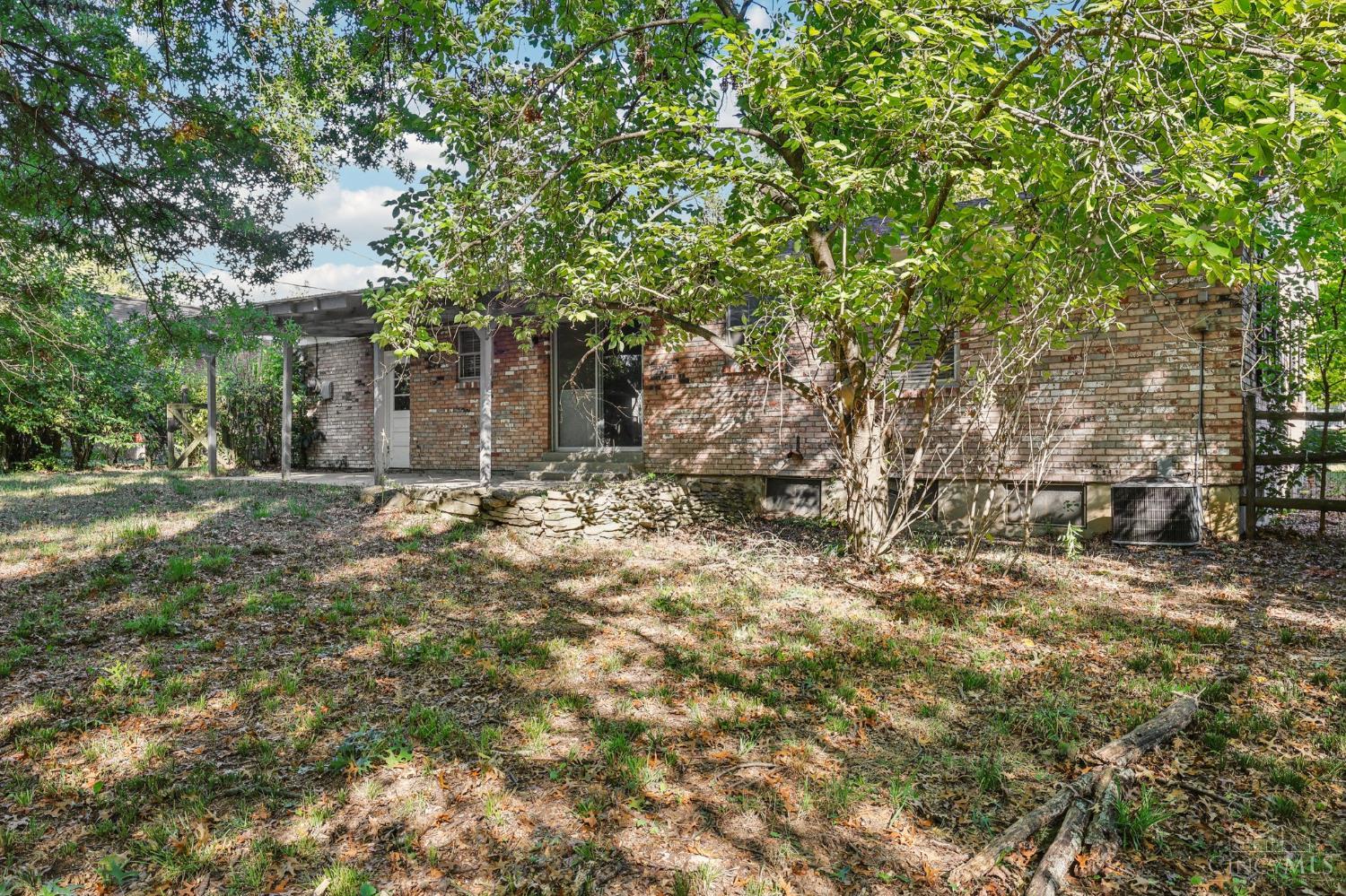 Homes for sale in Anderson Twp, OH | 1400 Sigma Cir, Anderson Twp, OH 45255 | MLS# 1858634