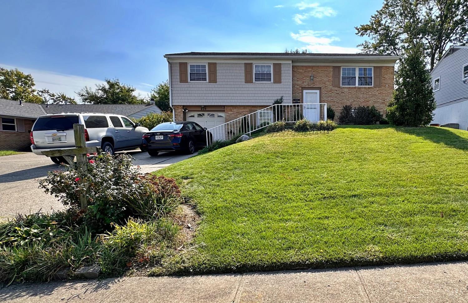 829 E Crescentville Road