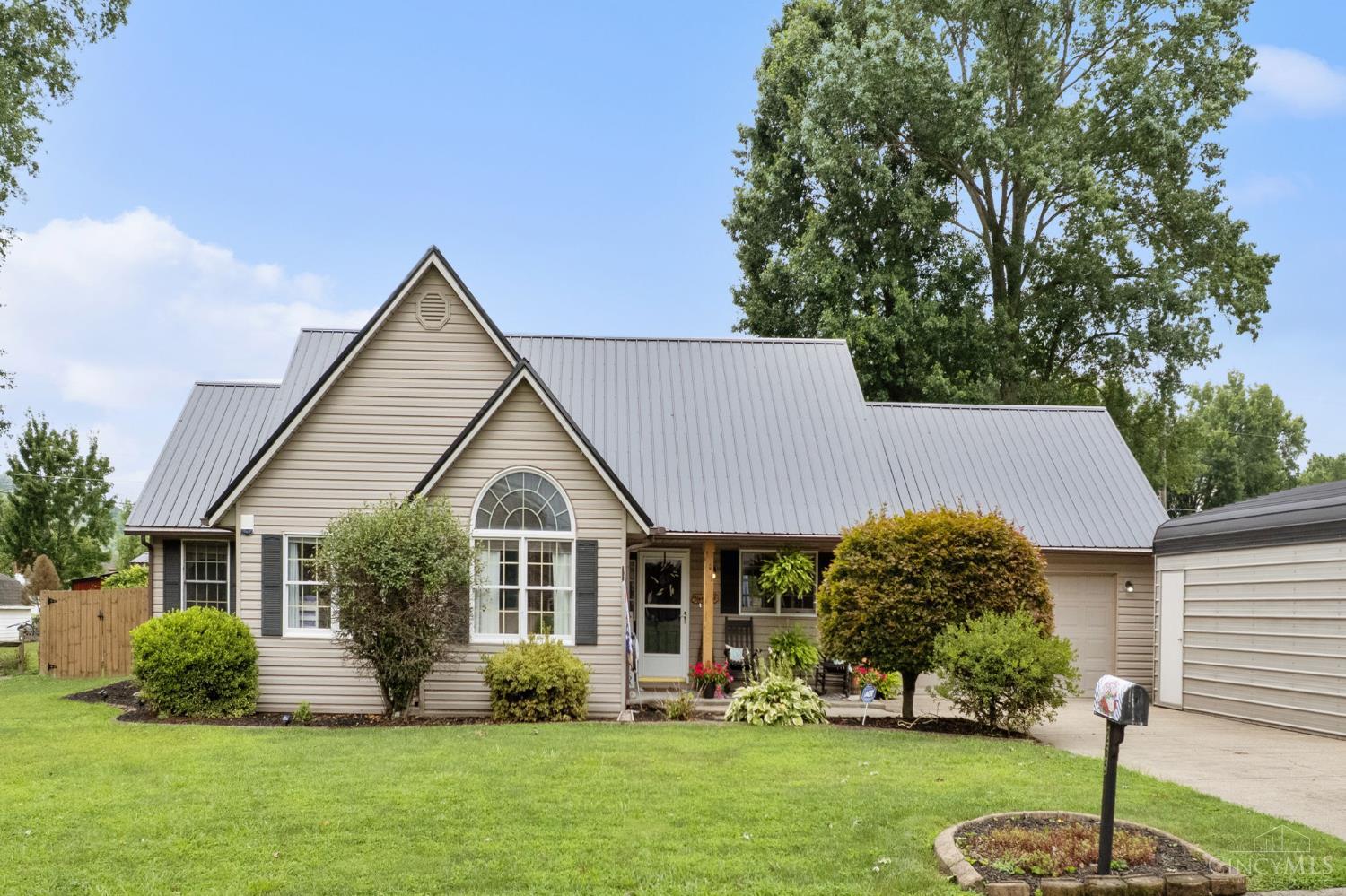 Homes for sale in Aberdeen, OH | 265 Barbour Dr, Aberdeen, OH 45101 | MLS# 1857826