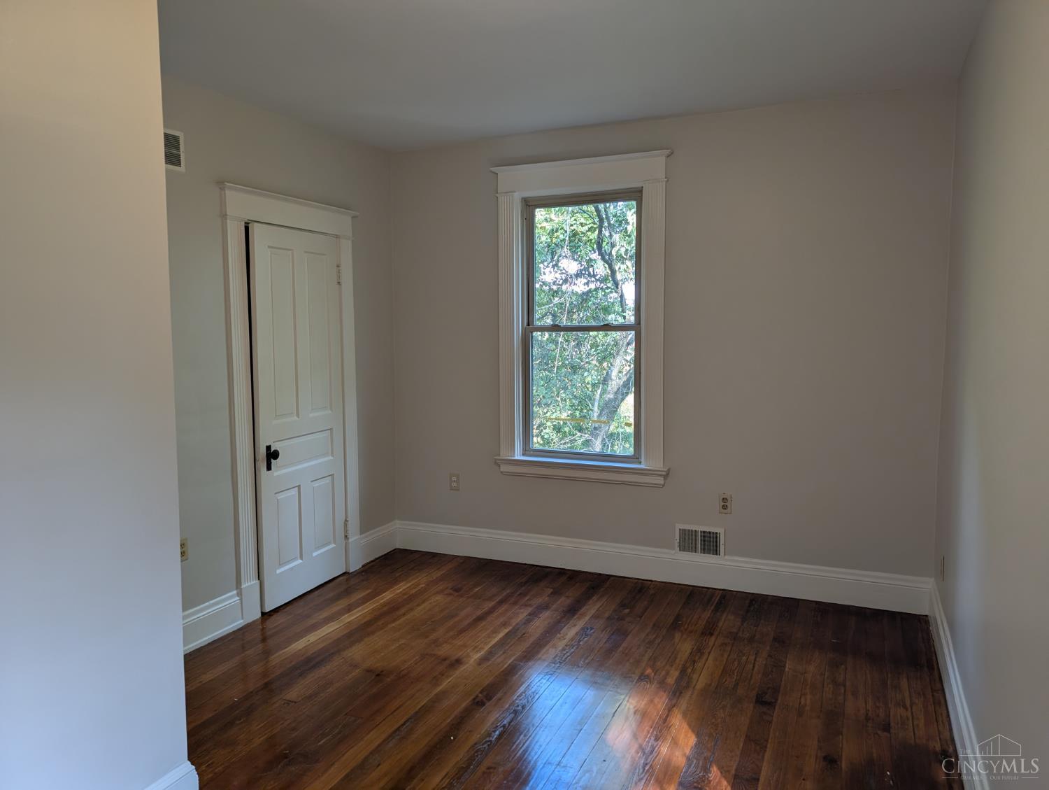 2564 Linden Street, Cincinnati, OH, 45225 — photo 8