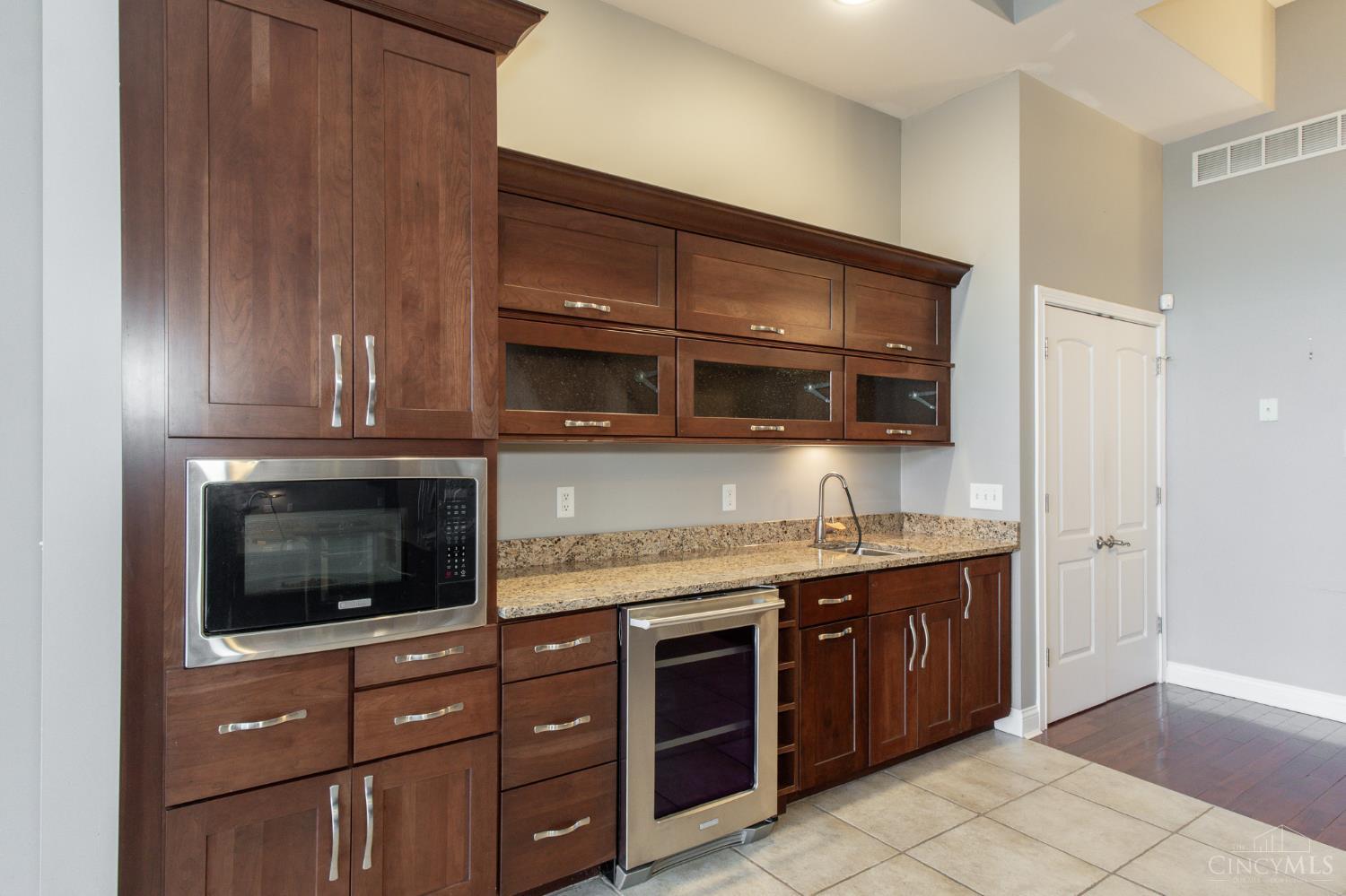 1238 Elsinore Avenue, Cincinnati, OH, 45202 — photo 17