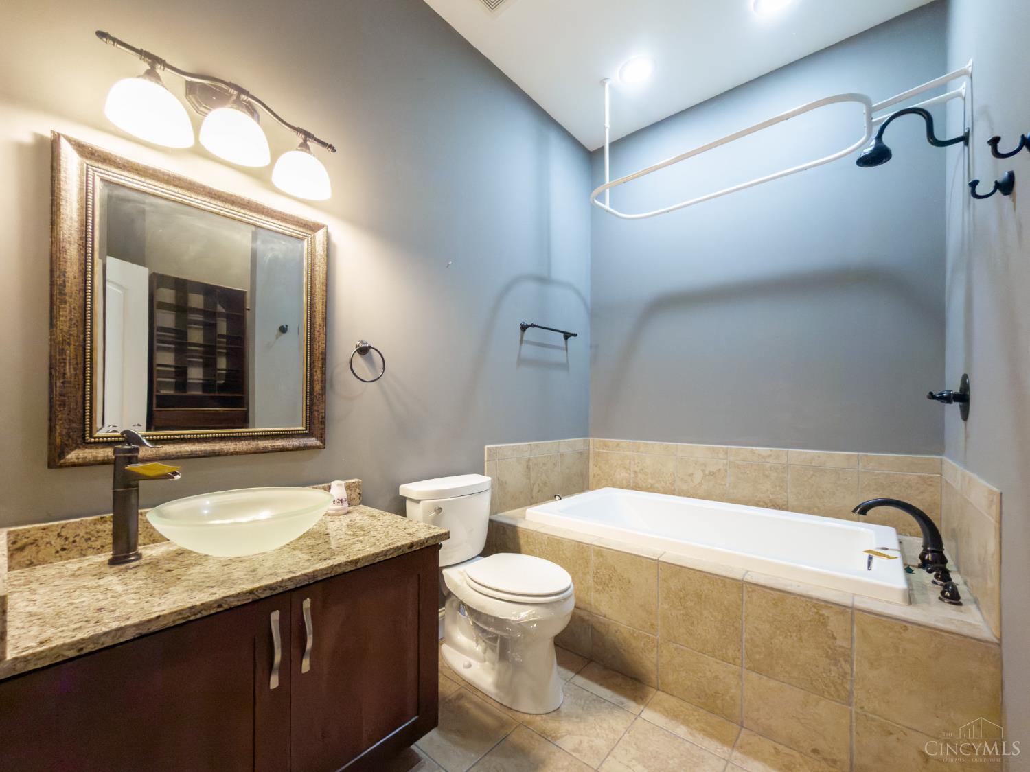 1238 Elsinore Avenue, Cincinnati, OH, 45202 — photo 44