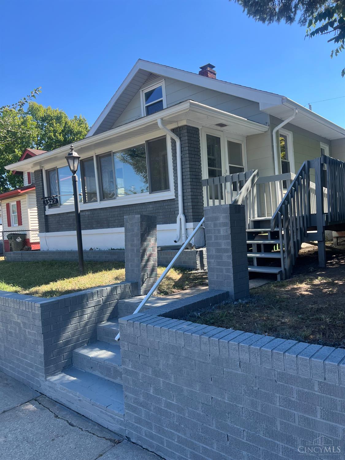 1327 Campbell Avenue