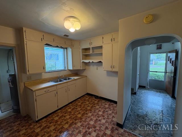 Homes for sale in Sabina, OH | 285 S Howard St, Sabina, OH 45169 | MLS# 1859973