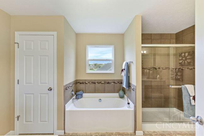 3083 Canvasback Court, Franklin Twp, OH, 45005 — photo 12