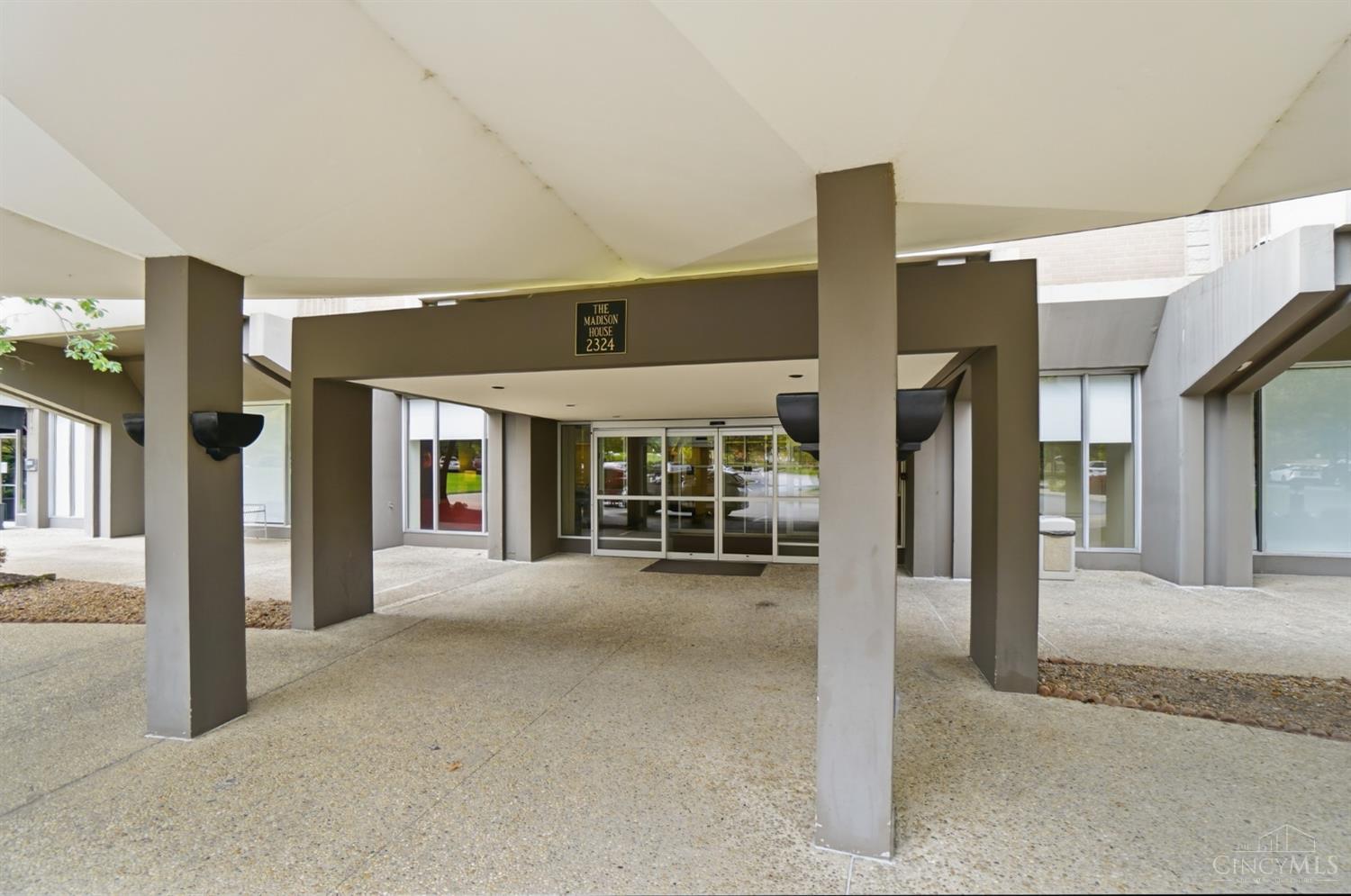 Homes for sale in Cincinnati, OH | 2324 Madison Rd #403, Cincinnati, OH 45208 | MLS# 1860234
