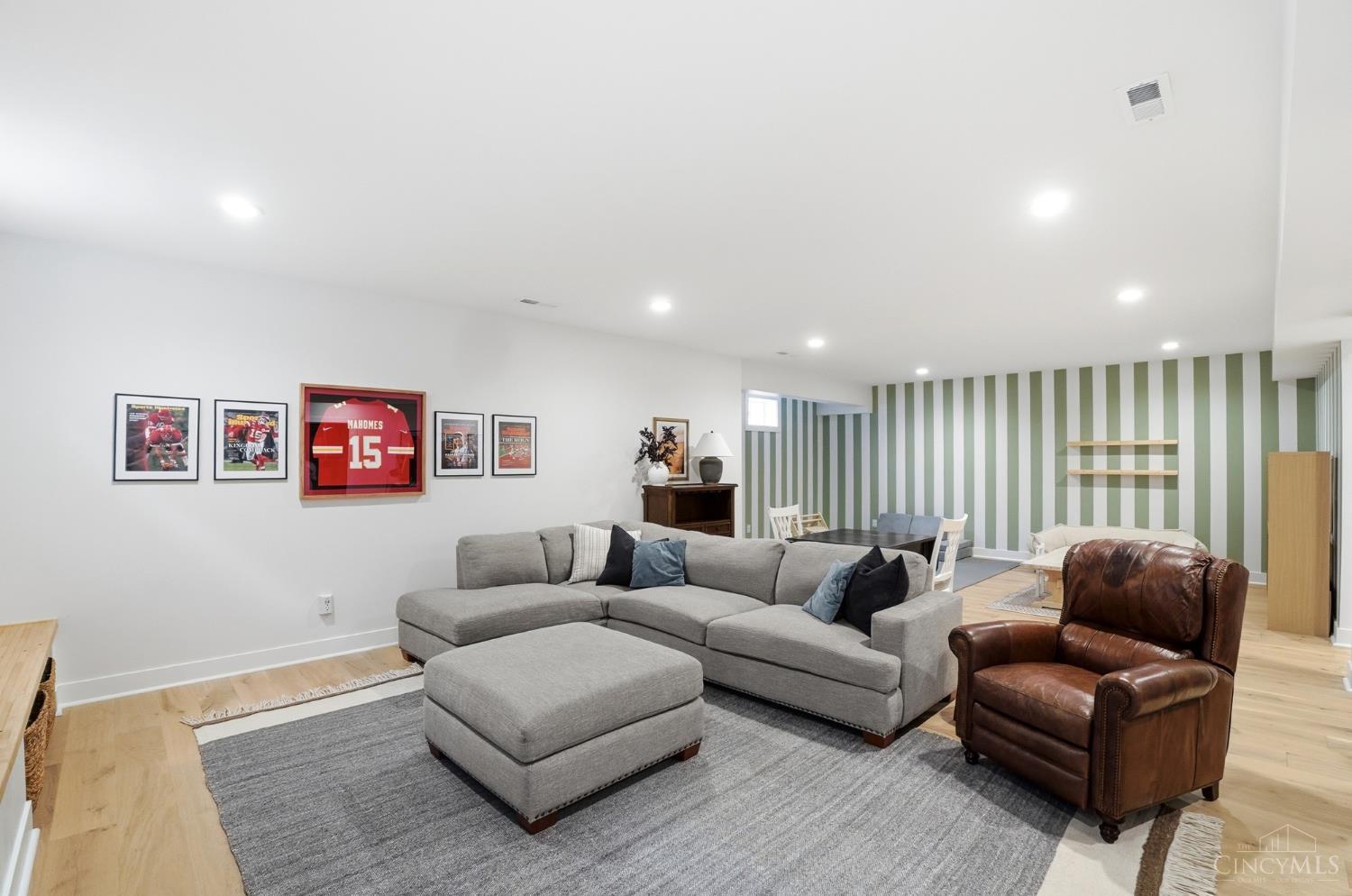 4832 Prospect Avenue