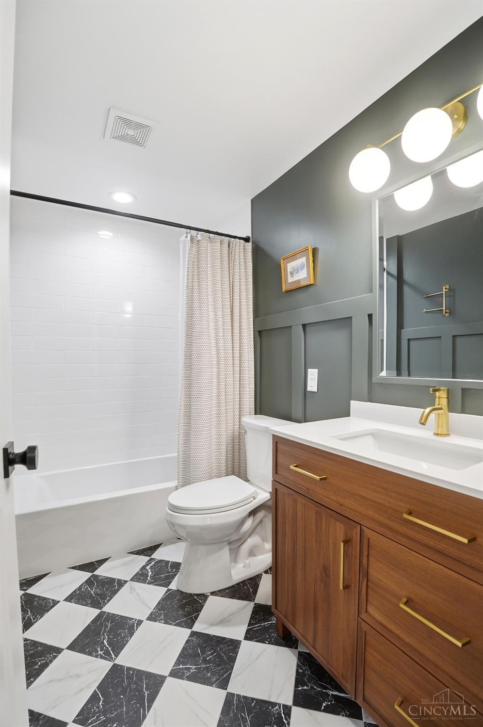 4832 Prospect Avenue