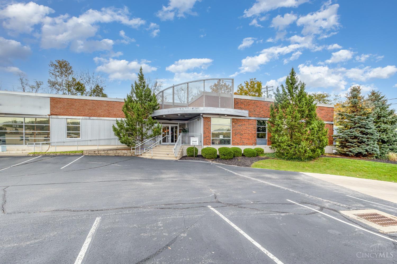 5546 Fair Lane, Fairfax, OH, 45227 — photo 2