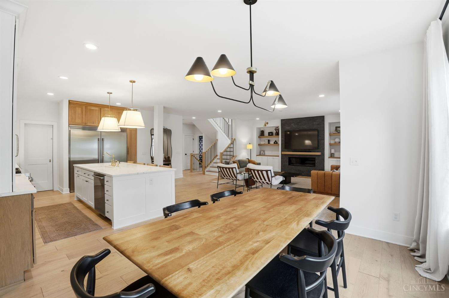 4832 Prospect Avenue