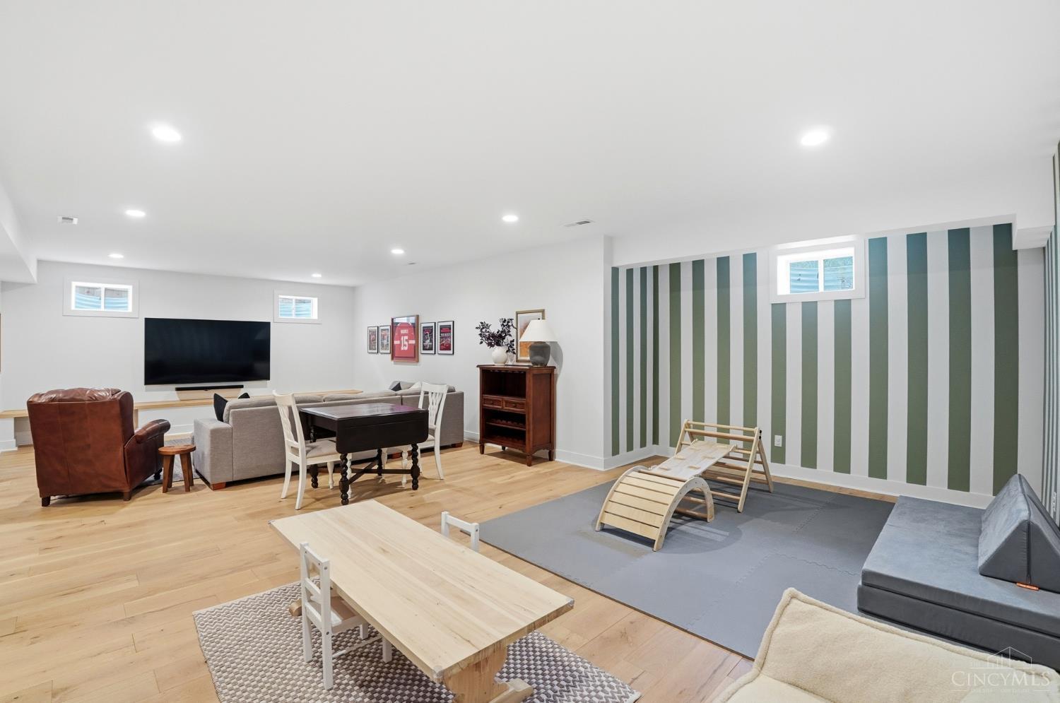 4832 Prospect Avenue