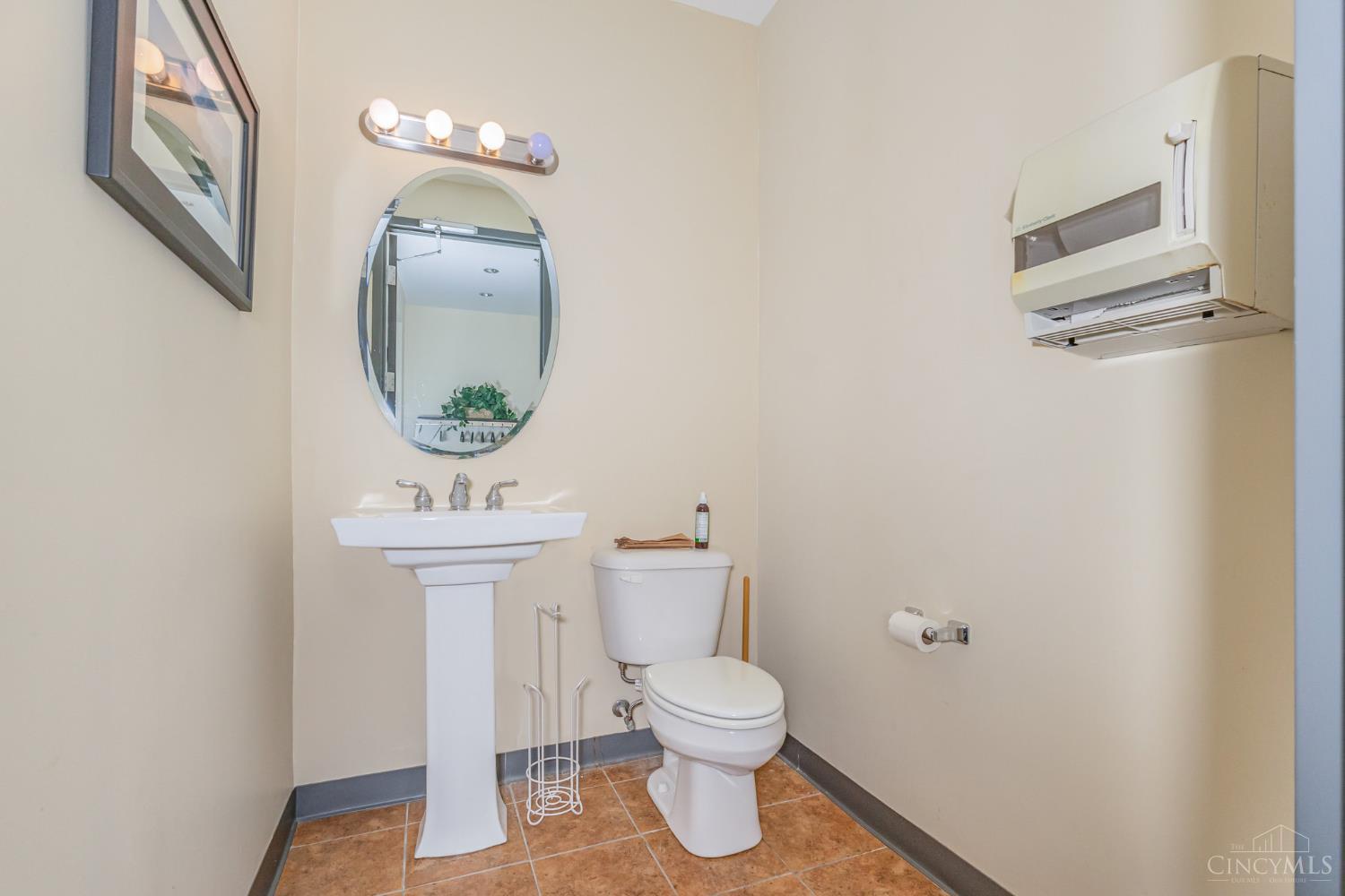 5546 Fair Lane, Fairfax, OH, 45227 — photo 24