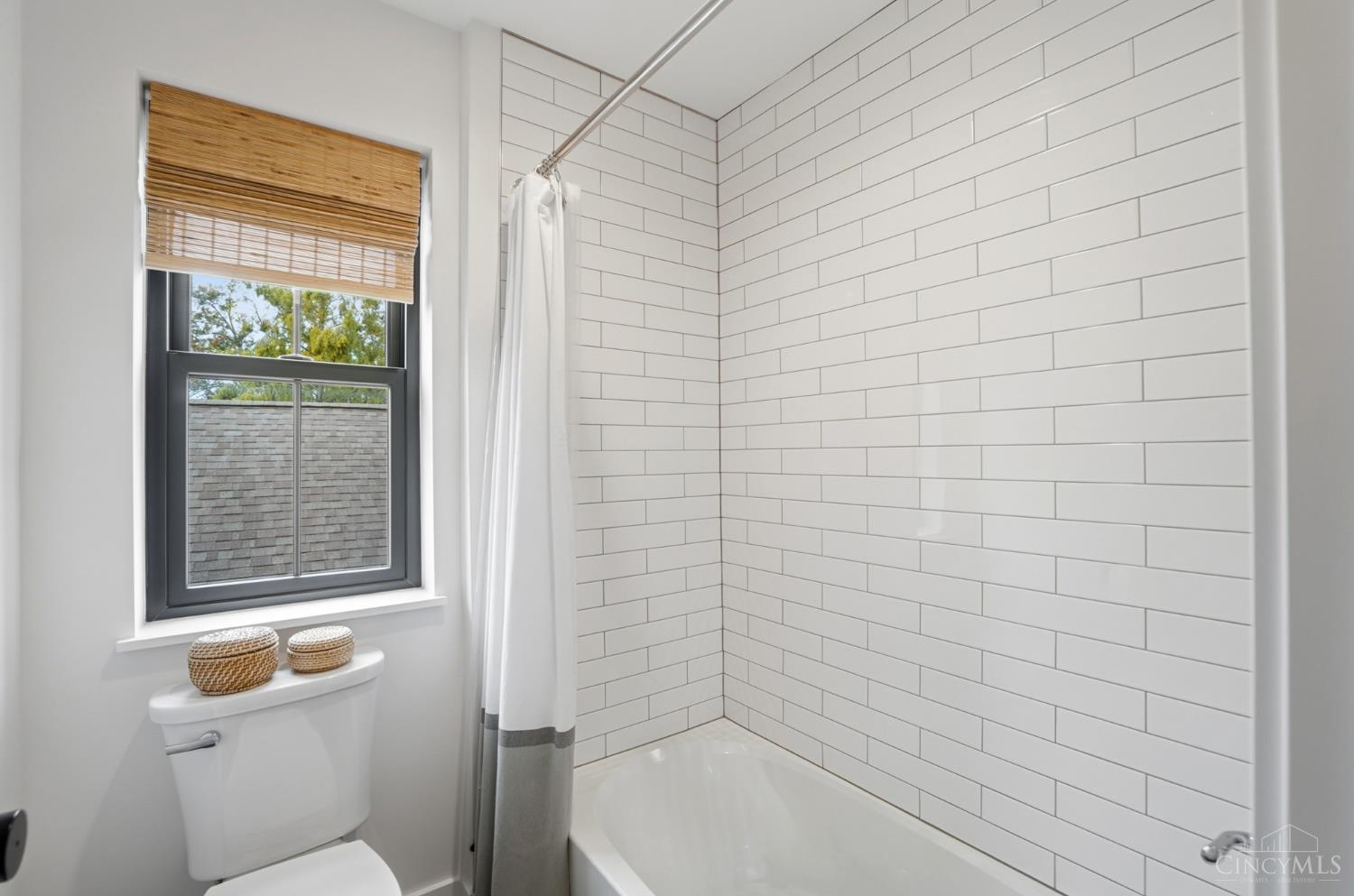 4832 Prospect Avenue