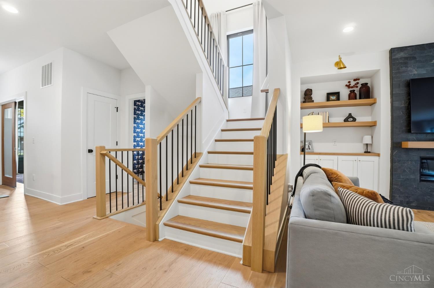 4832 Prospect Avenue