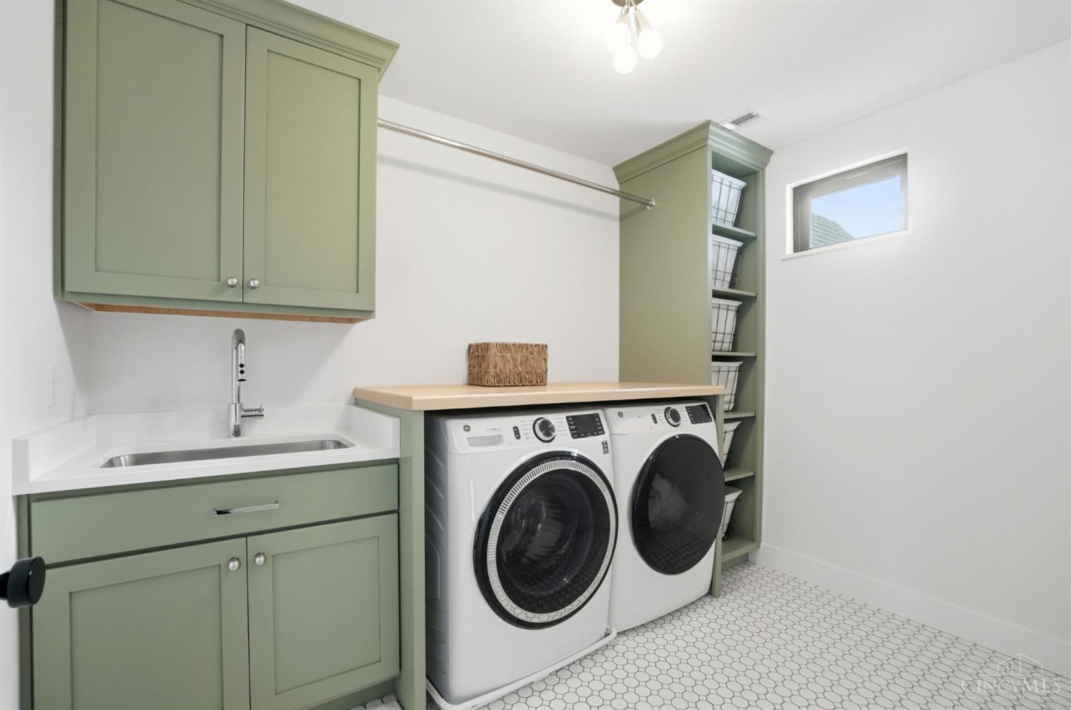 4832 Prospect Avenue