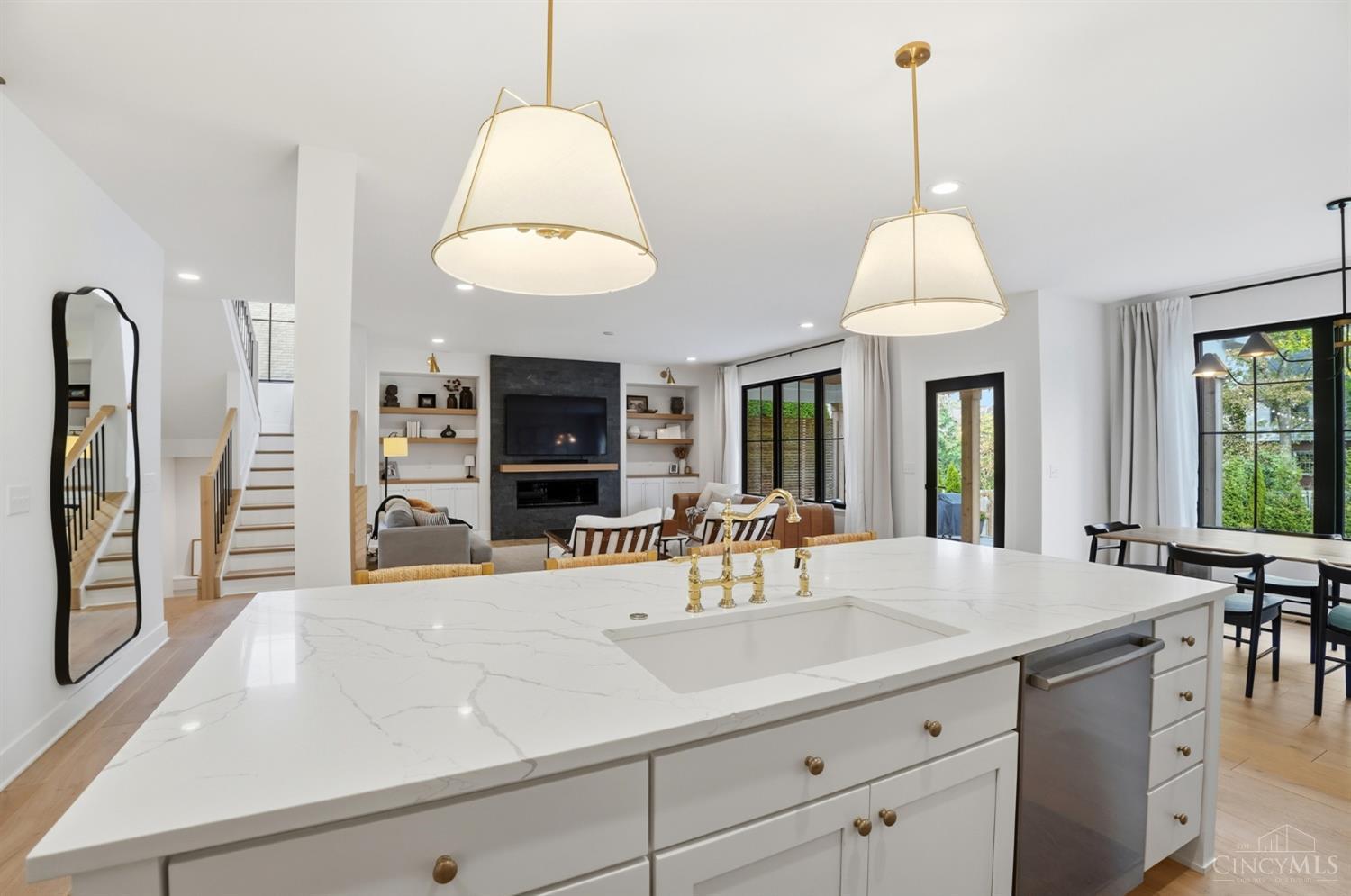 4832 Prospect Avenue