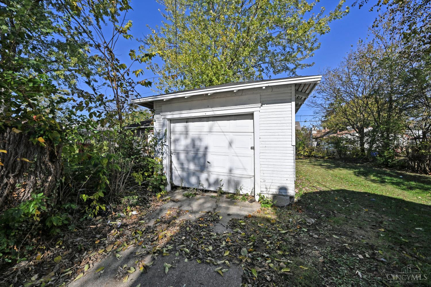 221 Siebenthaler Avenue, Dayton, OH, 45405 — photo 5