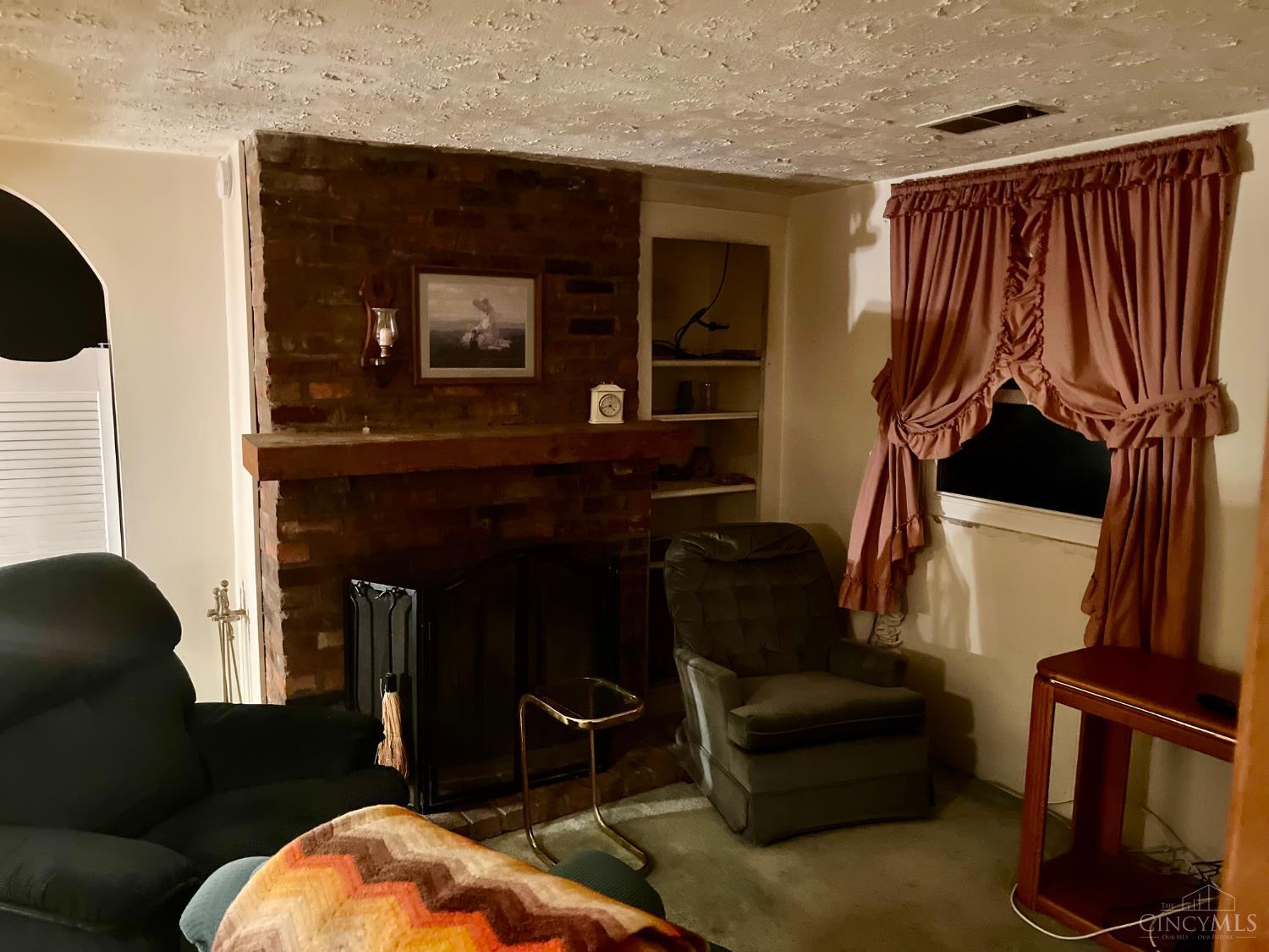 Homes for sale in Mt Healthy, OH | 7404 Perry St, Mt Healthy, OH 45231 | MLS# 1861337