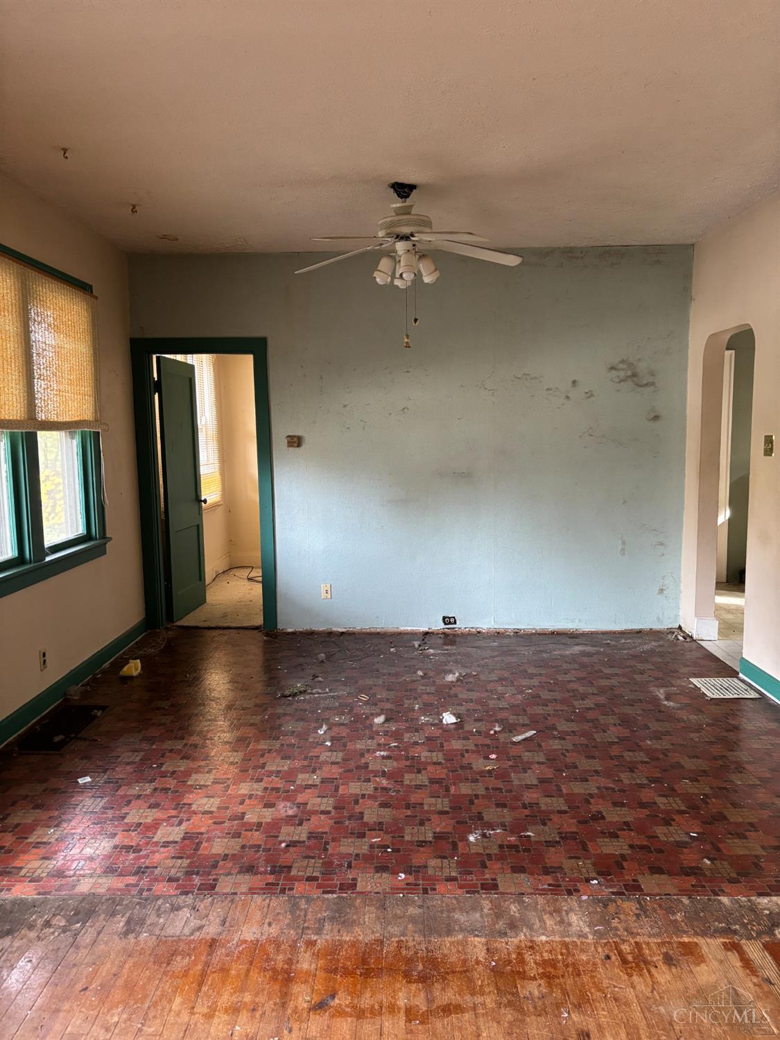 Homes for sale in North College Hill, OH | 6414 Catalpa, North College Hill, OH 45239 | MLS# 1861143