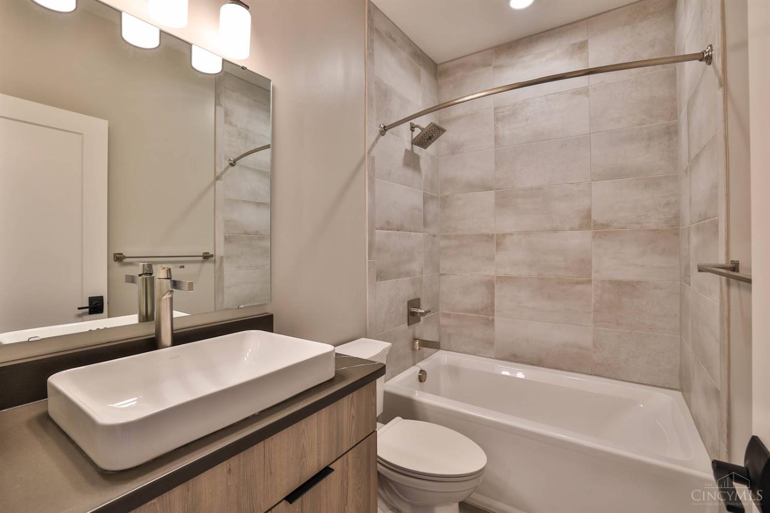 3500 Madison Park Avenue