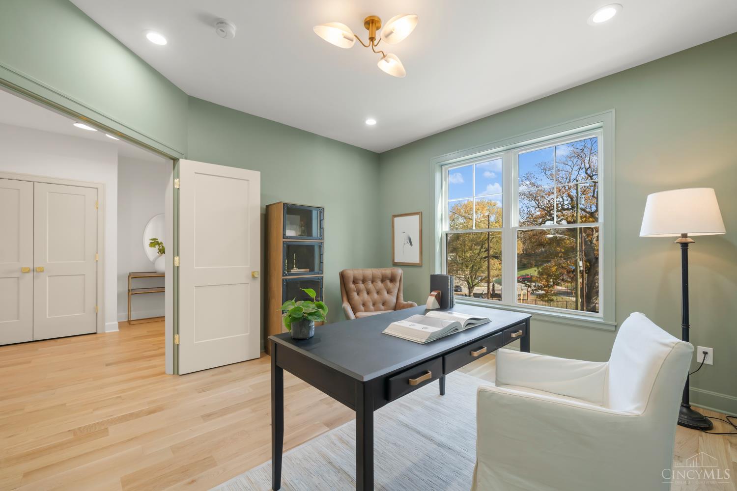 Homes for sale in Cincinnati, OH | 3917 Paxton Ave, Cincinnati, OH 45209 | MLS# 1861697