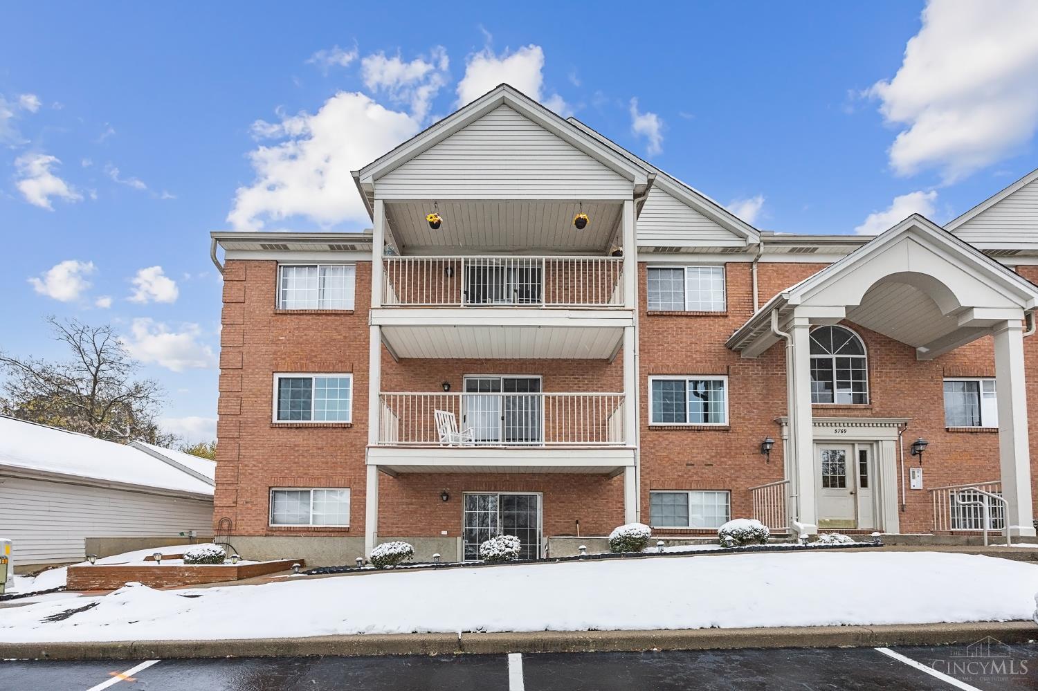 Homes for sale in Green Twp, OH | 5769 Cheviot Rd #2A, Green Twp, OH 45247 | MLS# 1862043