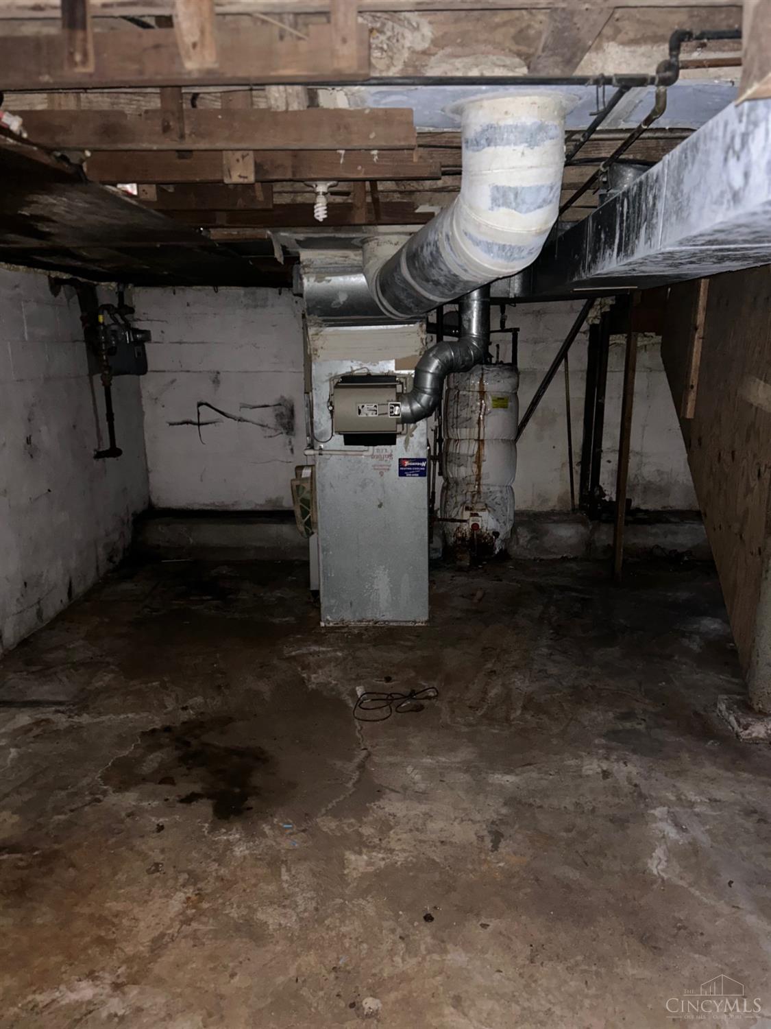 Homes for sale in Cincinnati, OH | 3942 Standish Ave, Cincinnati, OH 45213 | MLS# 1862762