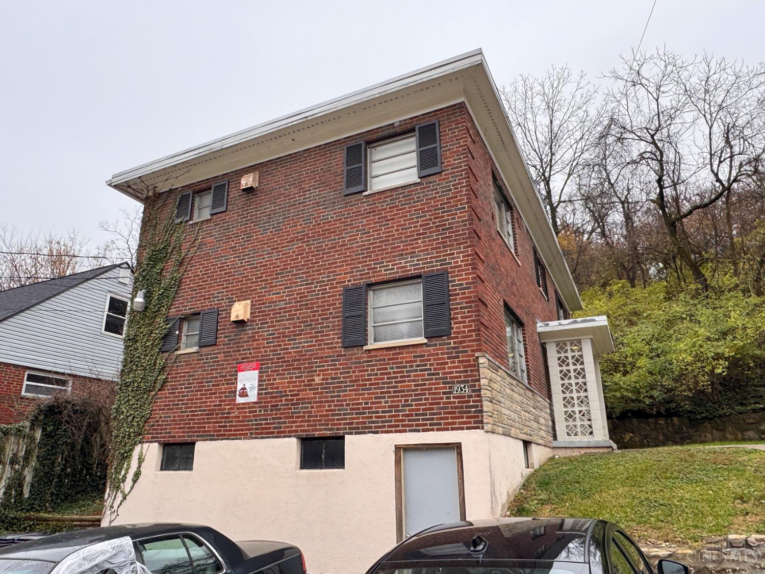 Homes for sale in Cincinnati, OH | 1934 Grand Ave, Cincinnati, OH 45214 | MLS# 1863095