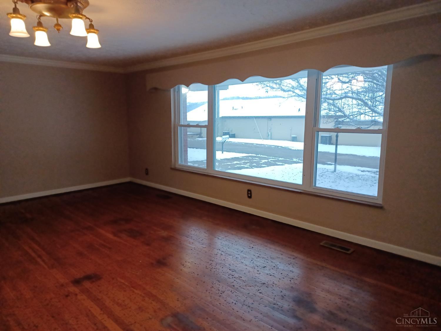 Homes for sale in Aberdeen, OH | 1730 Braeburn Rd, Aberdeen, OH 45101 | MLS# 1862276
