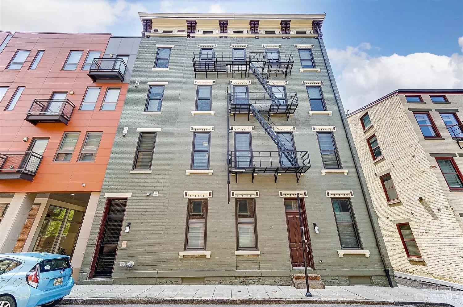 Homes for sale in Cincinnati, OH | 27 Mercer St #4, Cincinnati, OH 45202 | MLS# 1856792