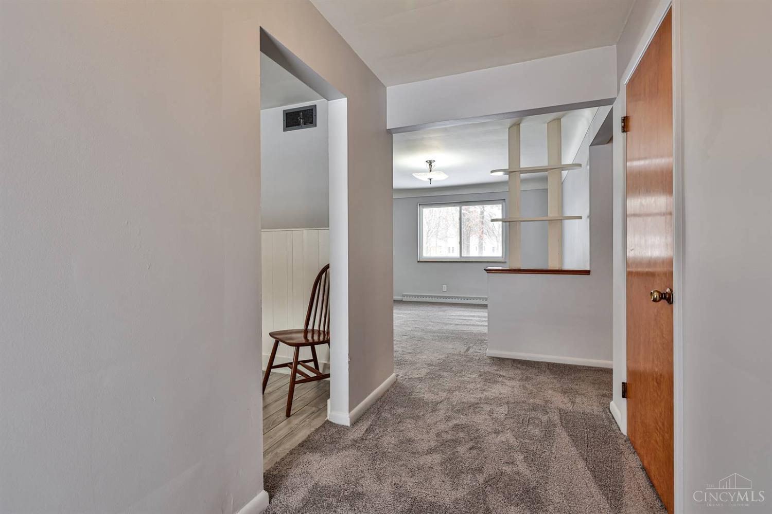 Homes for sale in Springfield Twp., OH | 8667 Woodview Dr, Springfield Twp., OH 45231 | MLS# 1840460