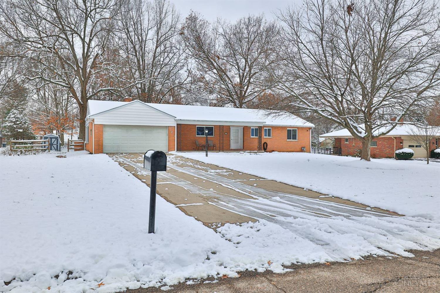 Homes for sale in Springfield Twp., OH | 8667 Woodview Dr, Springfield Twp., OH 45231 | MLS# 1840460