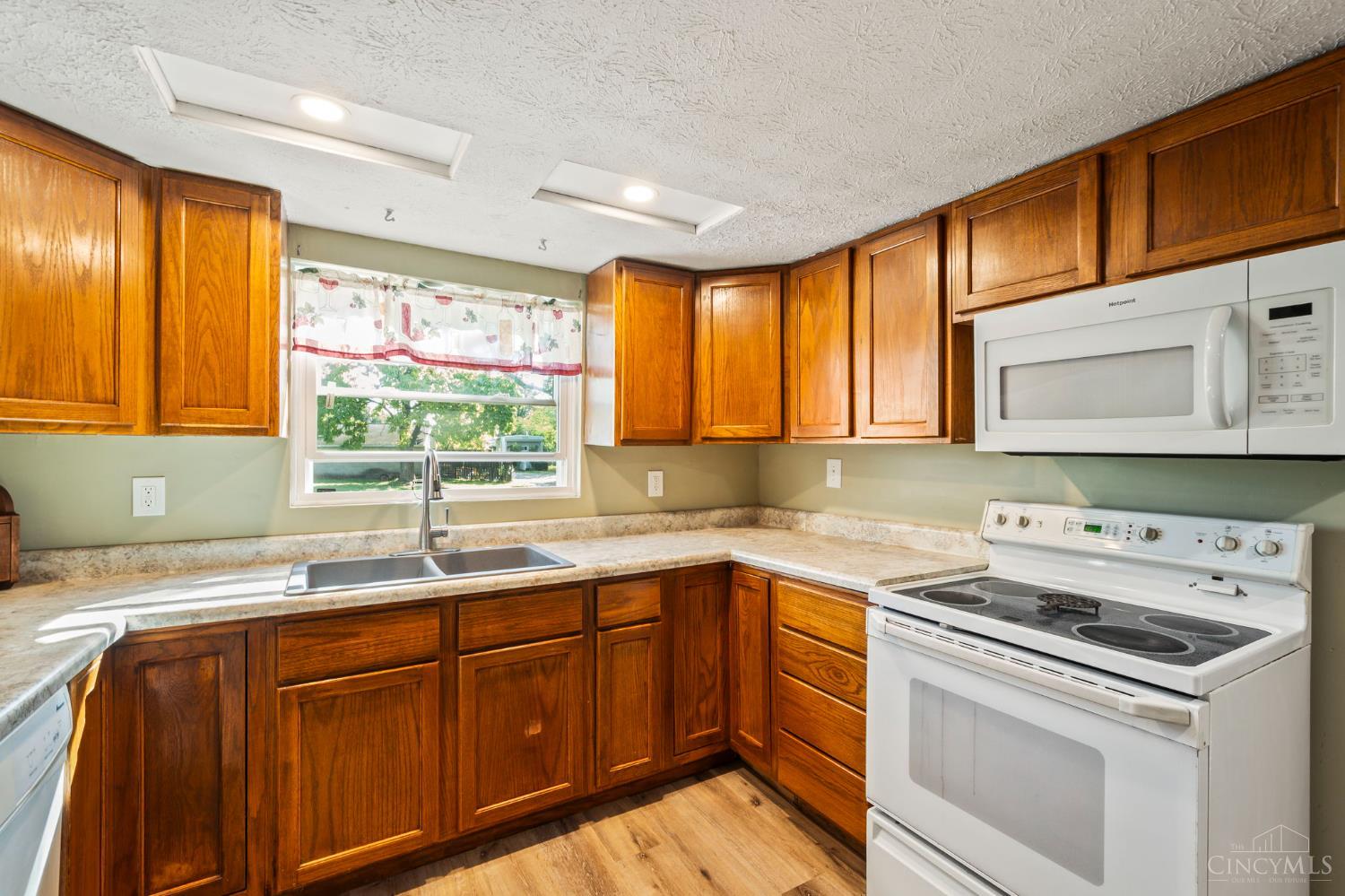 Photo 3 of Sale Pending at 8530 Wuest Rd, Colerain Twp, OH 45251 | MLS# 1863655 | Listing updated on 2026-10-01
