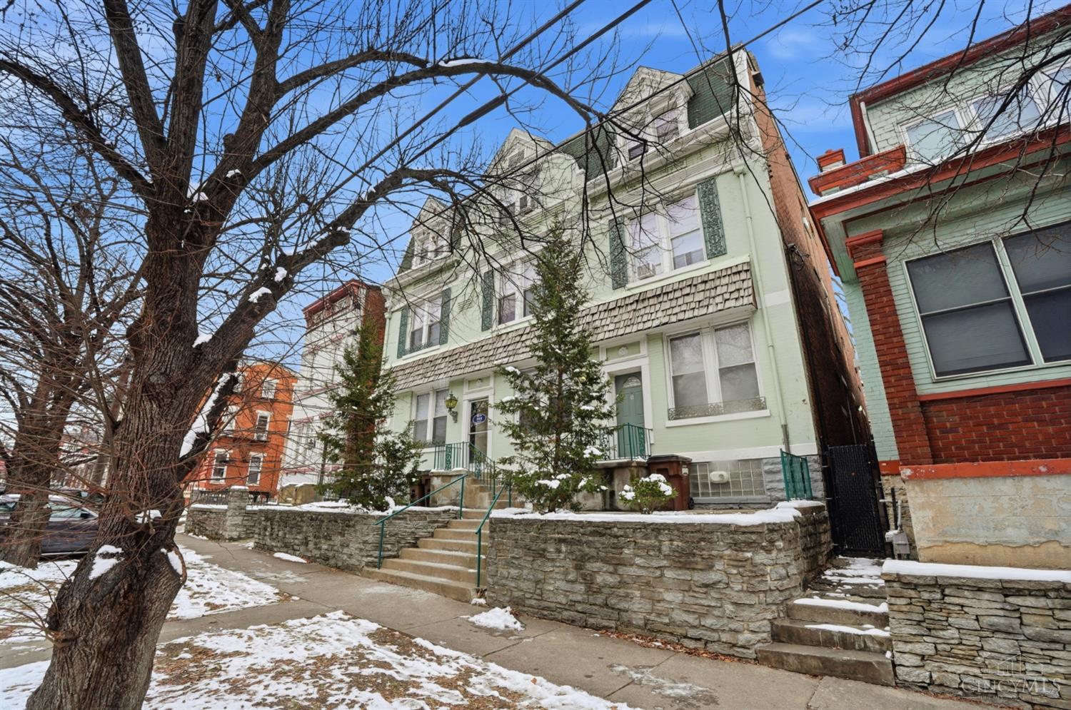 Homes for sale in Cincinnati, OH | 2810 Jefferson Ave, Cincinnati, OH 45219 | MLS# 1863694