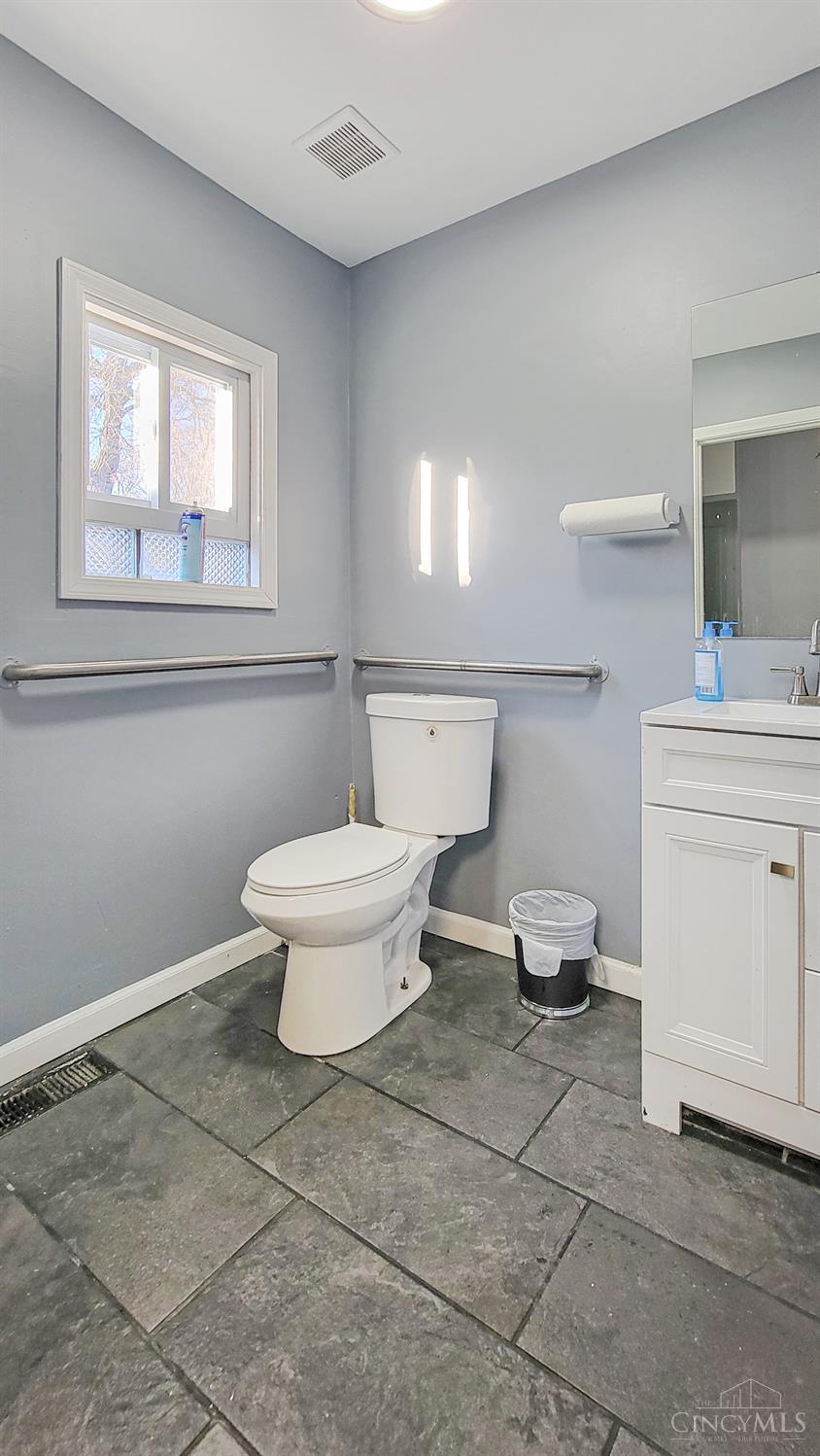 8227 Daly Road, Cincinnati, OH, 45231 — photo 9