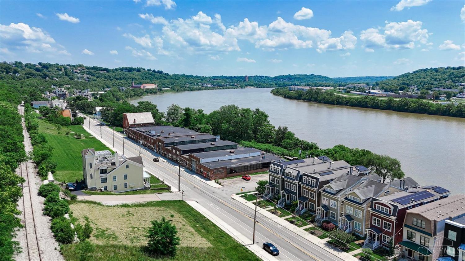 Homes for sale in Cincinnati, OH | 1922 Riverside Dr, Cincinnati, OH 45202 | MLS# 1863789