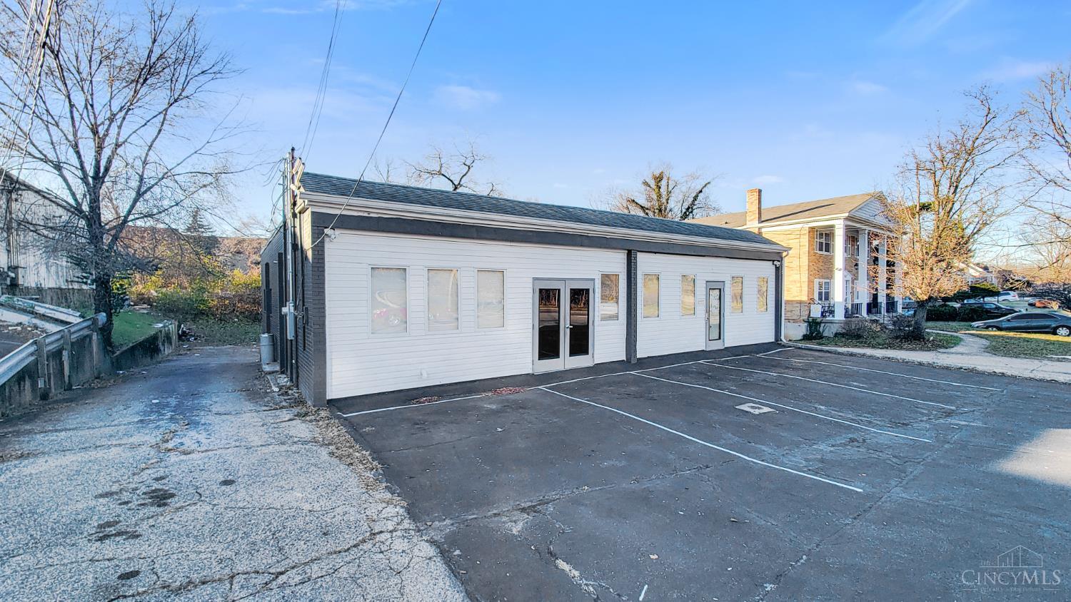 8227 Daly Road, Cincinnati, OH, 45231 — photo 19