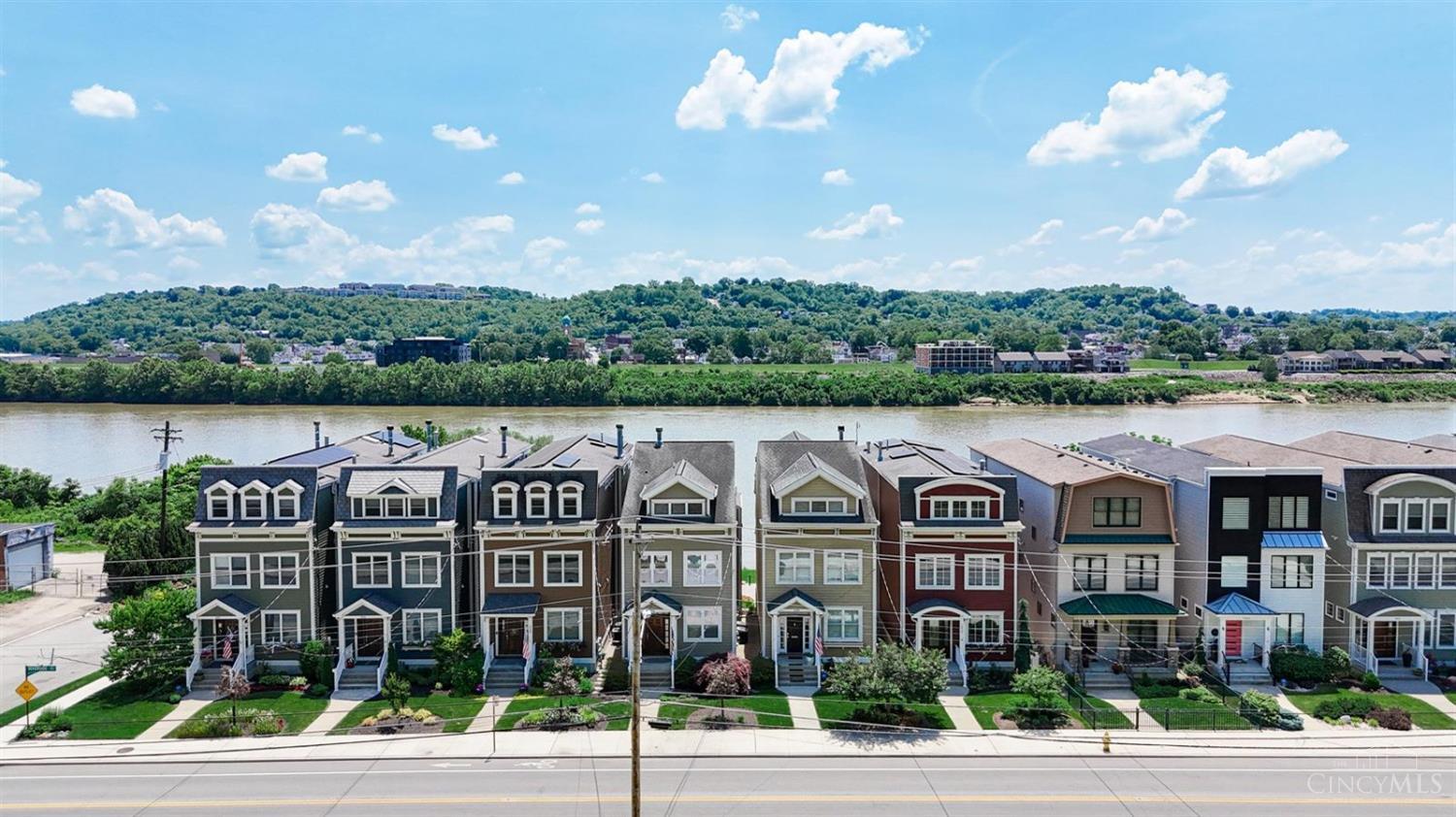 Homes for sale in Cincinnati, OH | 1922 Riverside Dr, Cincinnati, OH 45202 | MLS# 1863789
