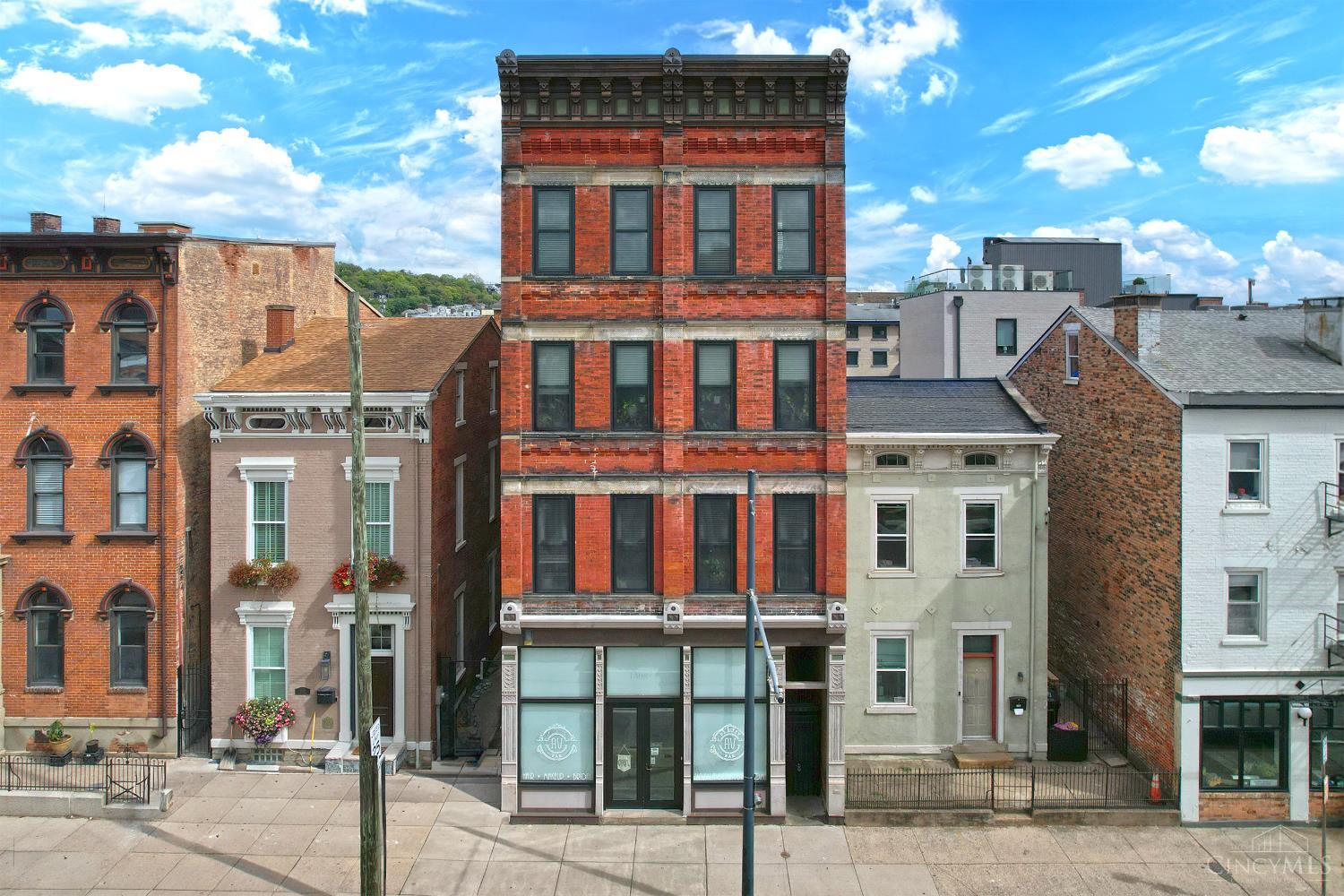 Homes for sale in Cincinnati, OH | 1408 Elm St #3, Cincinnati, OH 45202 | MLS# 1864157