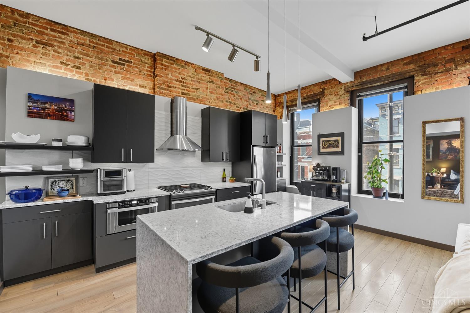 Homes for sale in Cincinnati, OH | 1408 Elm St #3, Cincinnati, OH 45202 | MLS# 1864157