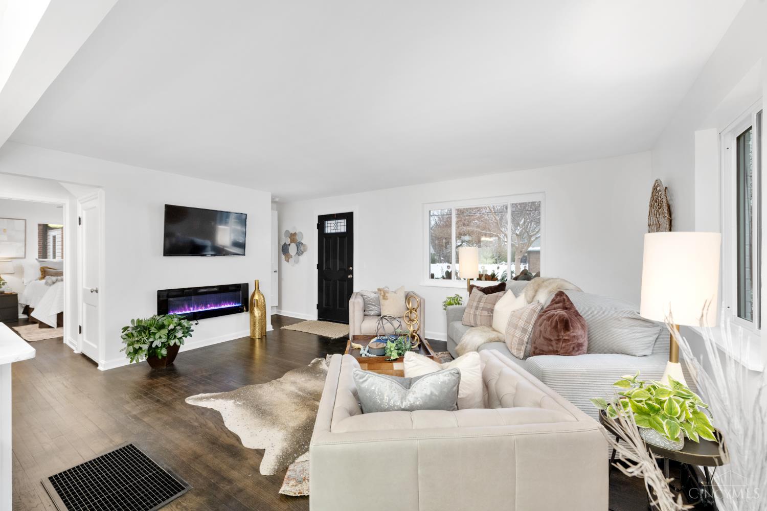 Homes for sale in Cincinnati, OH | 2493 Downing Dr, Cincinnati, OH 45208 | MLS# 1864056