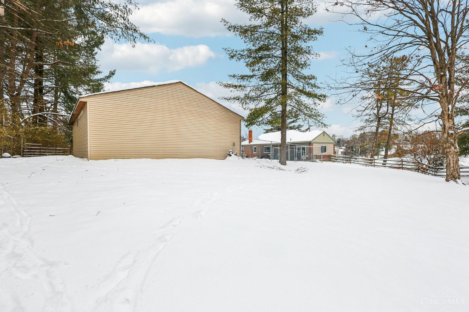 Homes for sale in Sycamore Twp, OH | 6891 Fields Ertel, Sycamore Twp, OH 45241 | MLS# 1864164