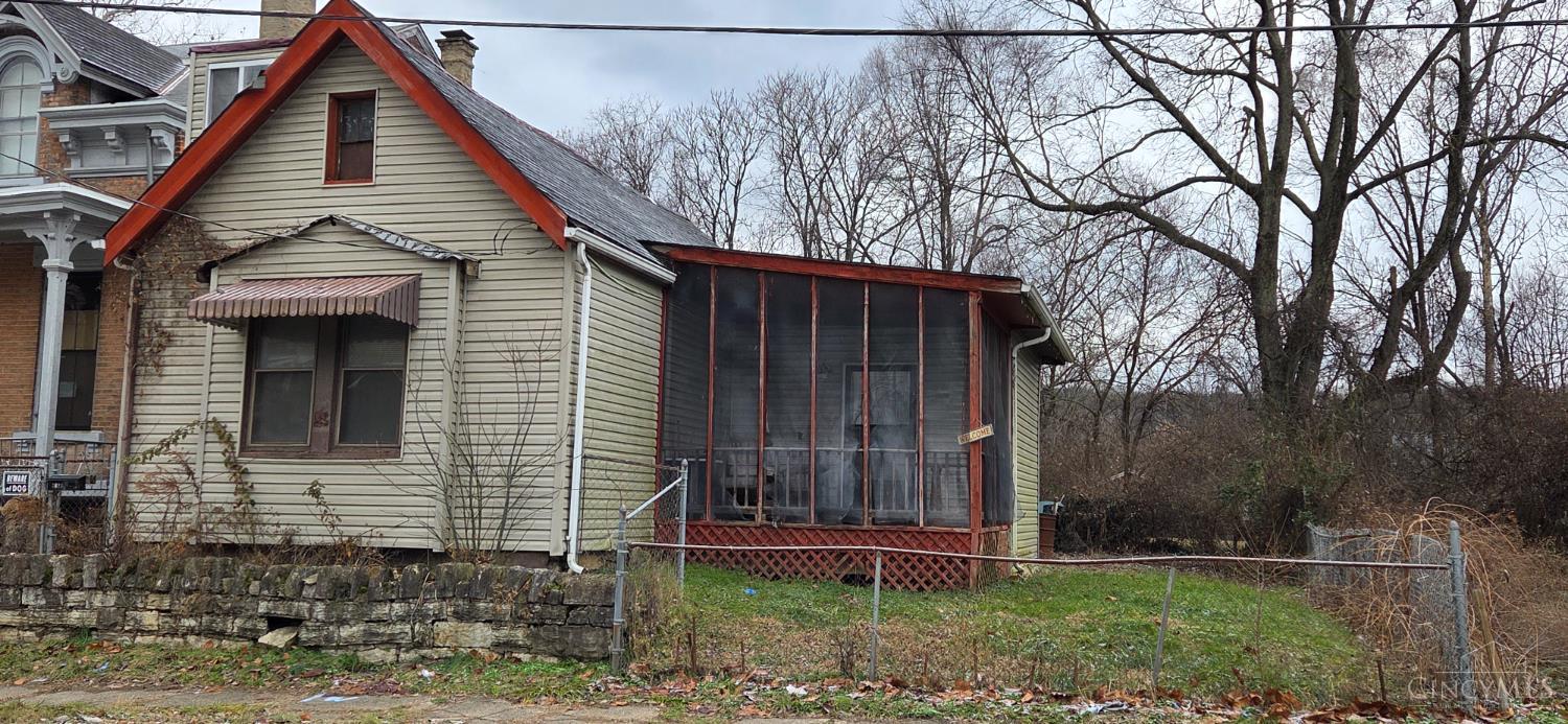 Homes for sale in Cincinnati, OH | 3625 Dawson Ave, Cincinnati, OH 45223 | MLS# 1864474