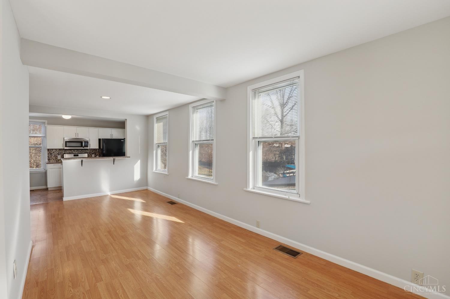 Homes for sale in Cincinnati, OH | 4046 Boomer Rd, Cincinnati, OH 45247 | MLS# 1863481