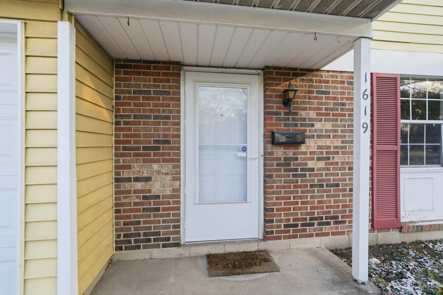 Homes for sale in Middletown, OH | 1619 Carriage Dr, Middletown, OH 45042 | MLS# 1864385