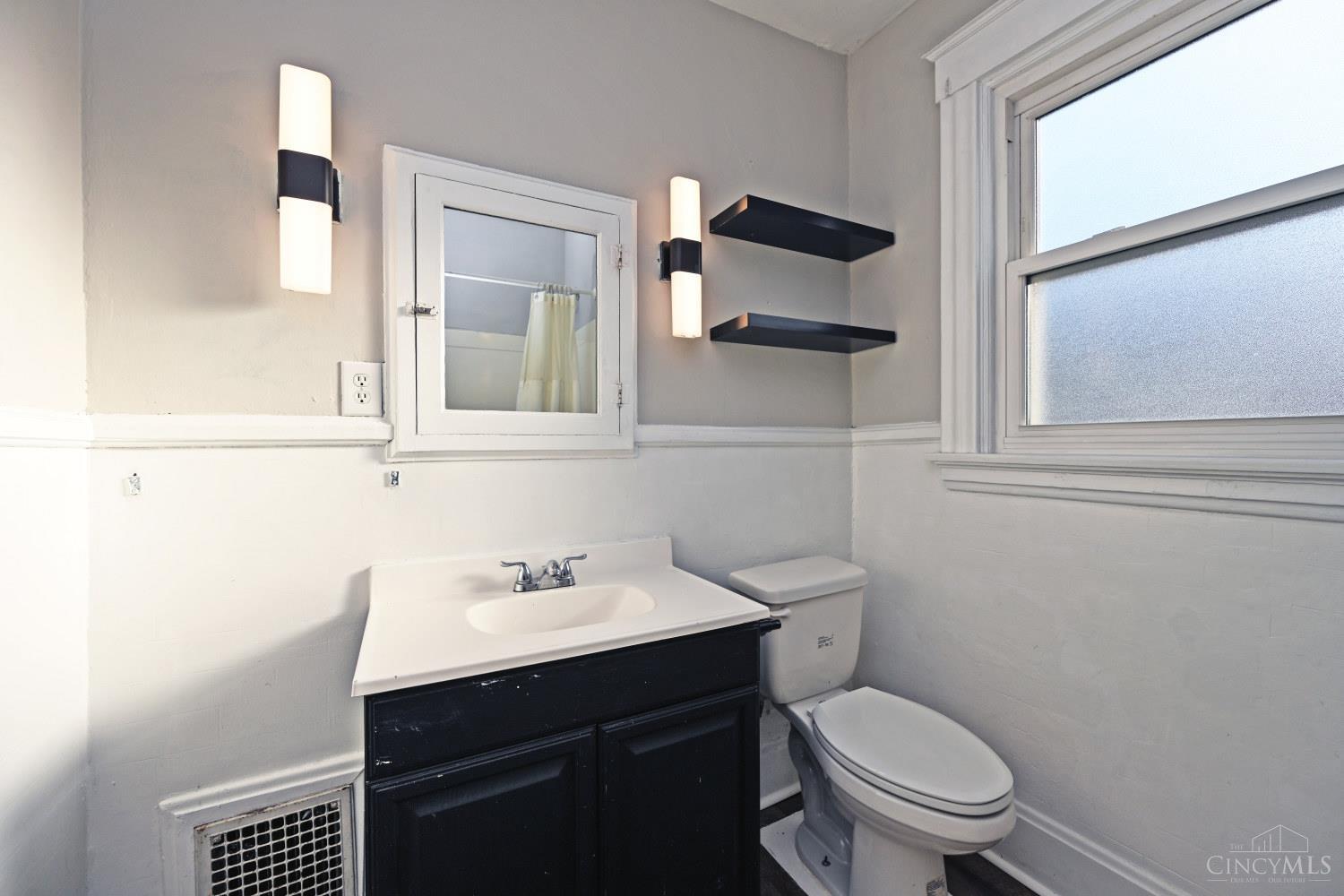 Homes for sale in Norwood, OH | 2343 Glenside Ave, Norwood, OH 45212 | MLS# 1864564