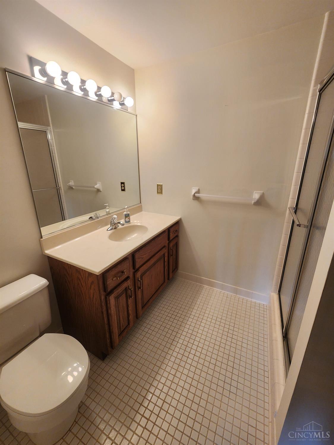 Homes for sale in Cincinnati, OH | 7385 Southpointe Dr, Cincinnati, OH 45233 | MLS# 1864525