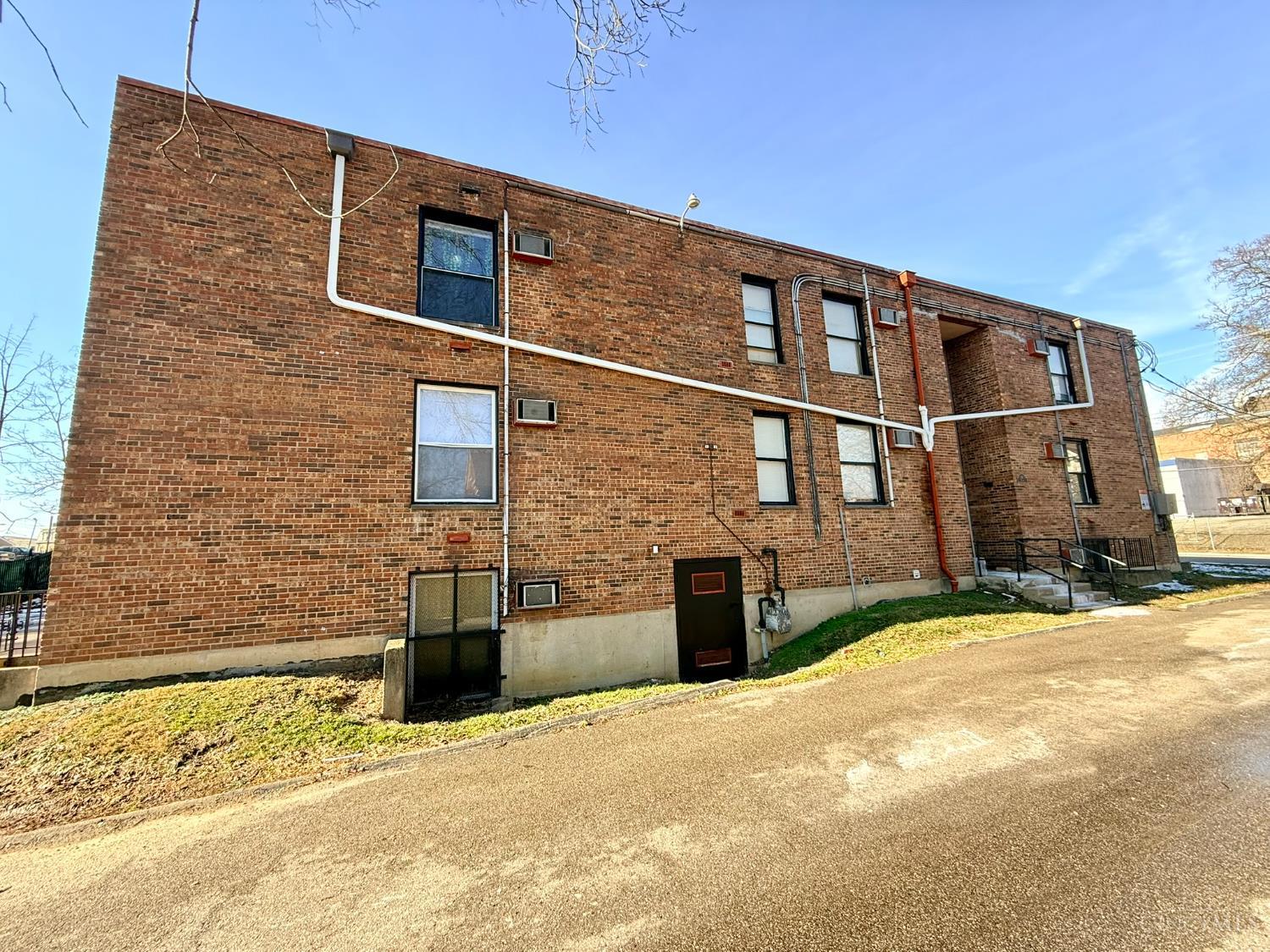 Homes for sale in Cincinnati, OH | 911 Rogers Pl, Cincinnati, OH 45206 | MLS# 1864561