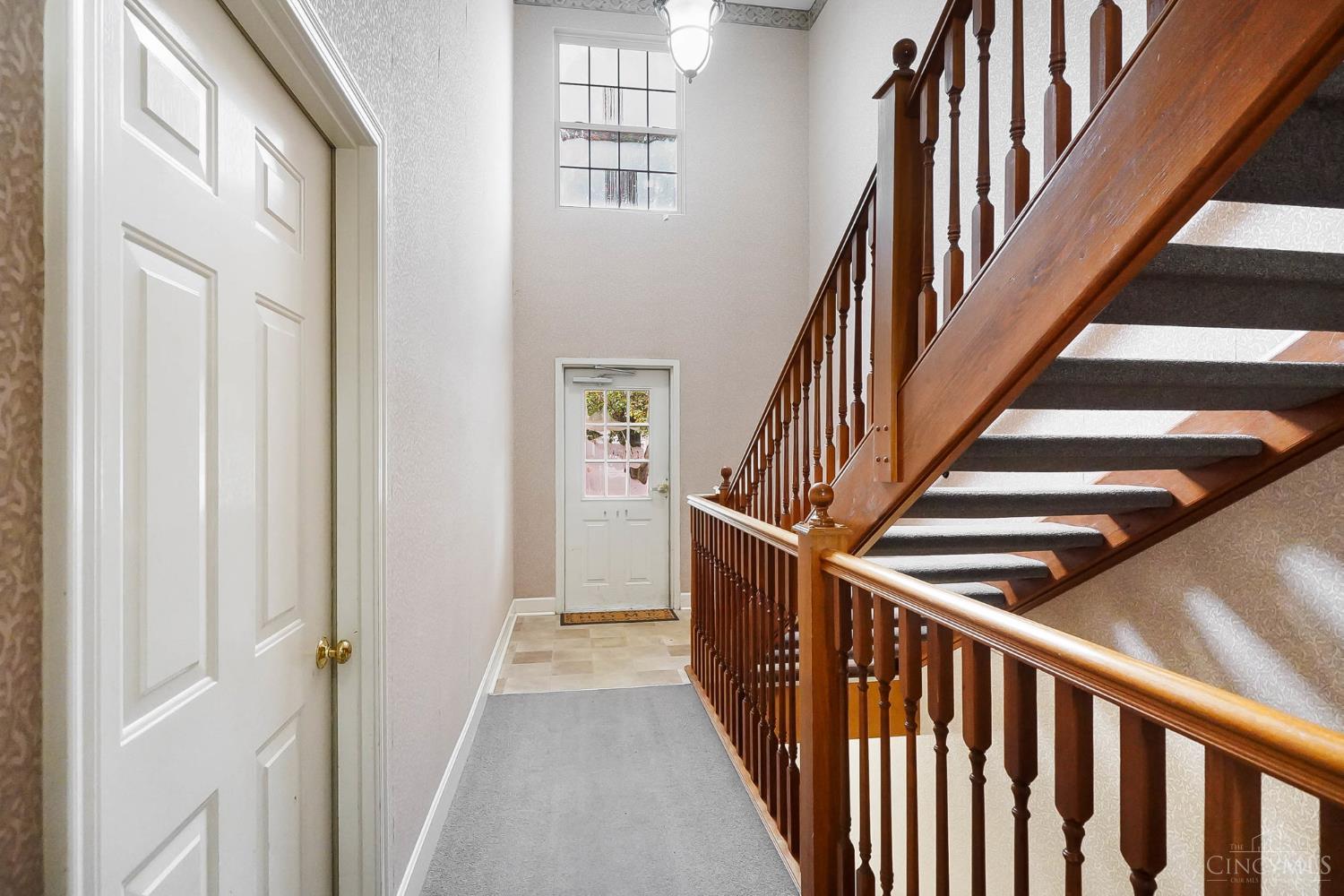 Homes for sale in Springfield Twp., OH | 720 Castlegate Ln #203, Springfield Twp., OH 45231 | MLS# 1864789